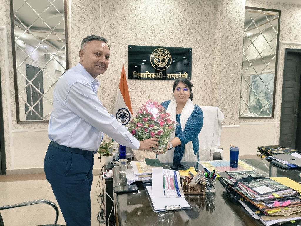 CoTwentyfivebn's tweet photo. आज सेनानायक श्री लाल भरत कुमार पाल ने  जिलाधिकारी महोदया रायबरेली श्रीमती सरनीत कौर ब्रोका से शिष्टाचार मुलाकात कर वाहिनी के बेहतरी के लिए चर्चा की।
@Dgpacup @igpacclkw  @raebarelipolice @PoliceModernschool https://t.co/sWGJ0Vw46k