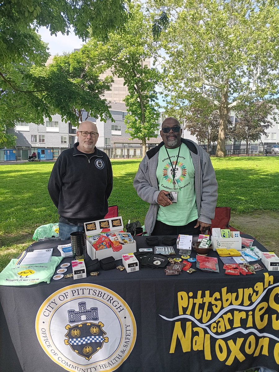 PghPublicSafety's tweet photo. Check out recent event and partnership highlights from the Office of Community Health & Safety (OCHS):

🔸 Healing Together Event: The Trauma Survivors Assistance Program hosted its quarterly event with 19 partner organizations to strengthen citywide trauma prevention, response, and treatment networks.
🔸 Seeds of Wellness Fair: The team supported this Northside resource fair, hosted by the Allegheny County Coalition for Recovery, to promote all pathways to recovery.
🔸 Community Lunch: OCHS partnered with the AHN Center for Inclusion Health to host a successful community lunch in Zone 5.
🔸 Senior Center Visit: Staff shared OCHS program resources at the Homewood Senior Center and connected attendees directly with vital services and assistance.