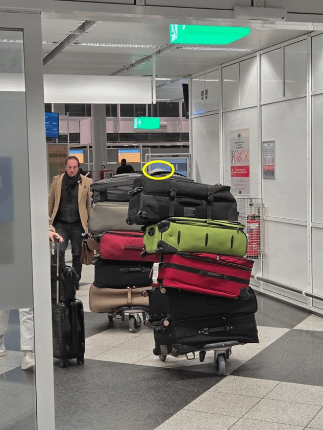 uafrontline's tweet photo. OPERATION BURY @UFL_Robin 

Robin's going back to 🇺🇦 in August. As usual, she needs to bring a truly inconvenient amount of aid with her. She wants to STRUGGLE, y'all.

It takes 5 suitcases to bury one Robin. We're at two right now, thanks to the fine folks at Sawyer, who donated 50 2-gallon filter systems.

We'd love to fill at least 8 more, with tacmed in particular, to resupply our stashes in Ukraine and Germany, plus Iryna from Odesa and Sergei from Mariupol.

See below for how to help!

1/