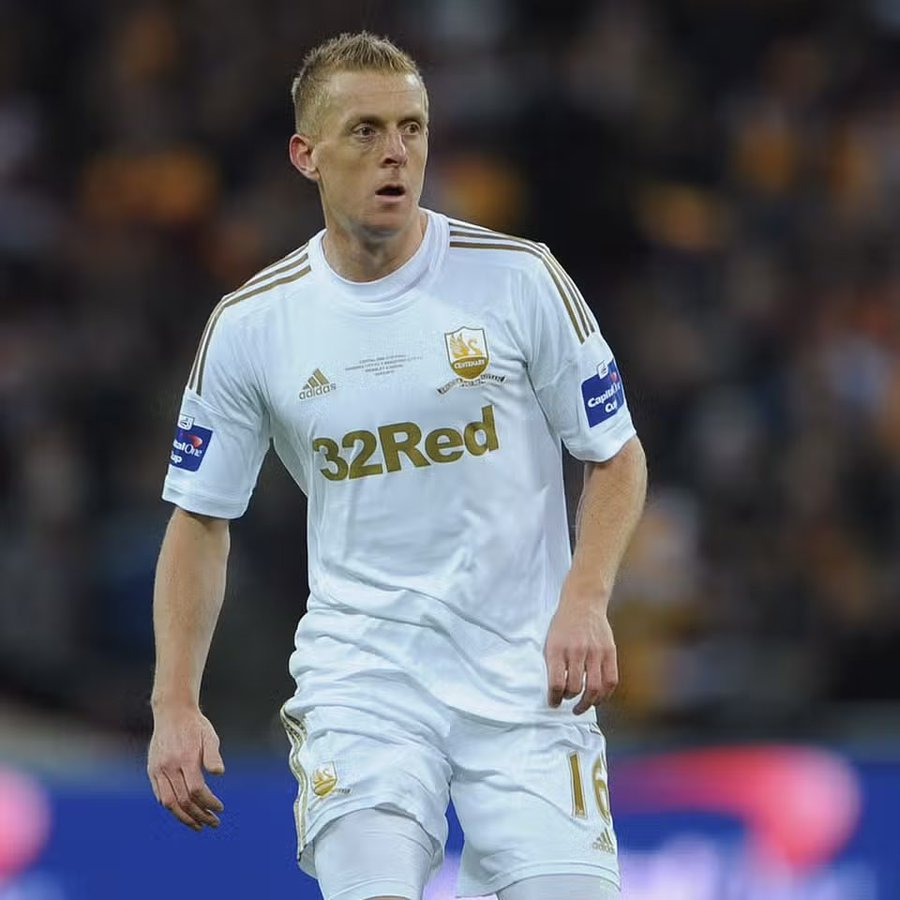 secondtierpod's tweet photo. On this day in 2004 🗓️ 

Swansea signed Garry Monk! 

👉 Joined on a free transfer  
👉Would go on to make 270 appearances 
👉League Cup winner in 2013
👉Promotion winner in 2011 

A Swans legend. https://t.co/EtrEovzNwo
