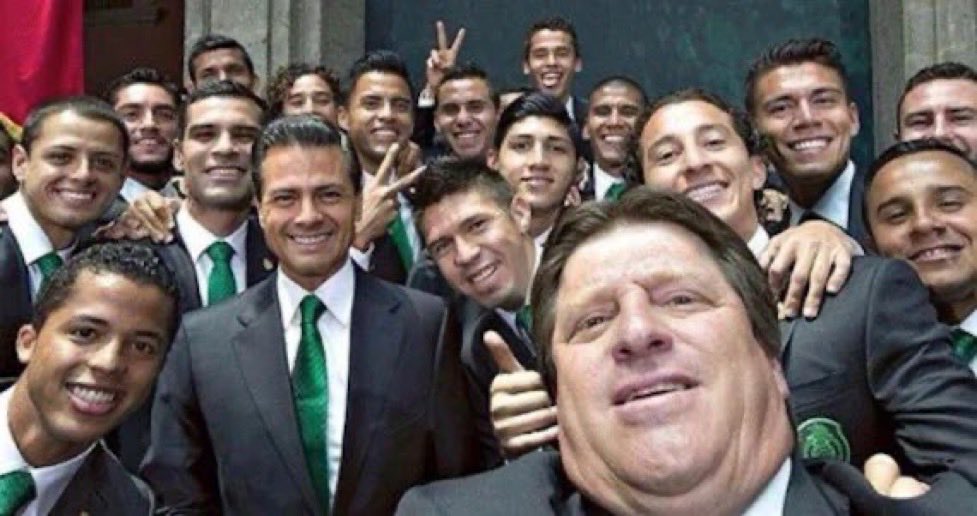 619_le0's tweet photo. A ver Sheinbaum tomate una foto con más aura que está 😹 https://t.co/lr9A4SvNWt