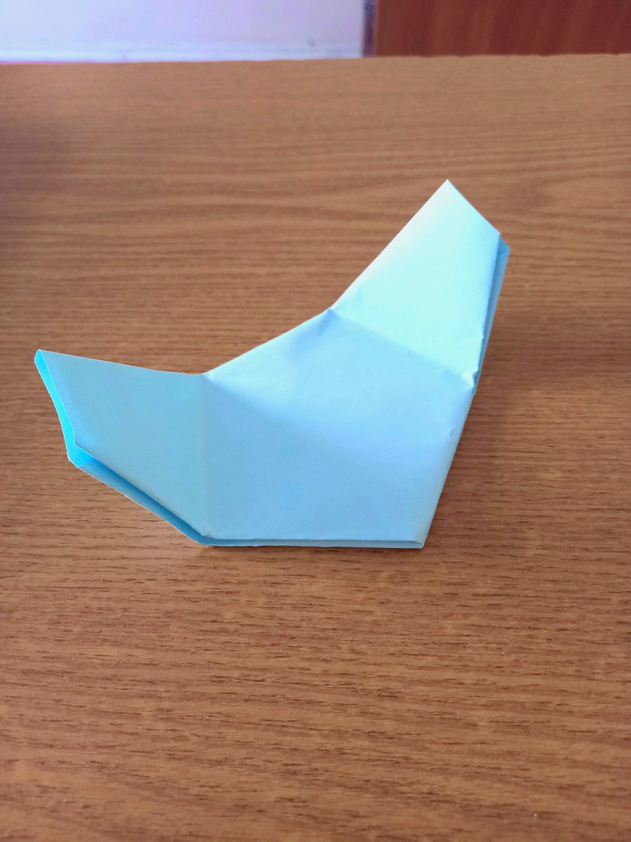 mg122c's tweet photo. @stapliy @jacknjellify My peak was this thing. I found a teal 4:3 paper and it was PERFECT to make a real foldy 😭 it was 2023 at this moment though https://t.co/EXf2lnyq8p