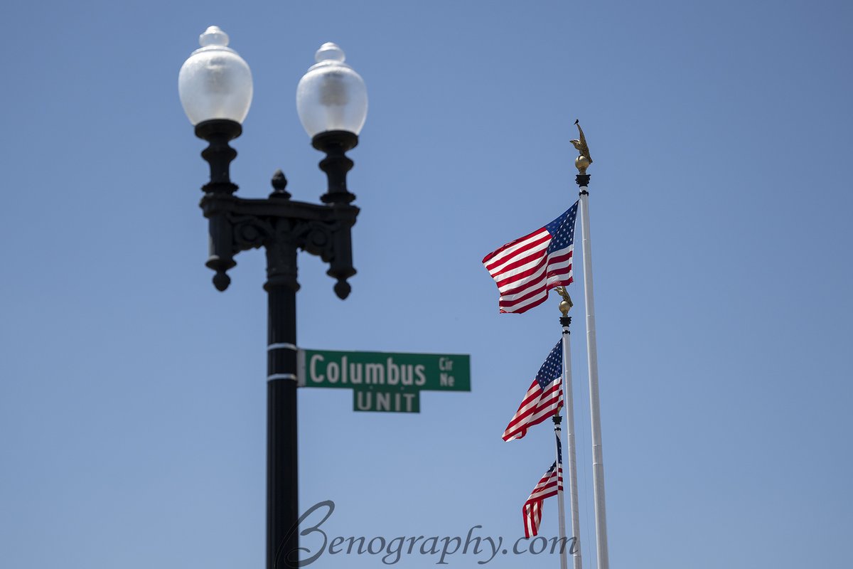 Benography's tweet photo. Fountains are flowing again in Washington, DC, thanks to @Interior and a major effort to restore the city's landmarks.

Outside Union Station, the fountains and sculptures of Christopher Columbus glisten on a sunny June afternoon.

A thread....

https://t.co/rLeyWxE4Tf https://t.co/HDiF7pVJA6