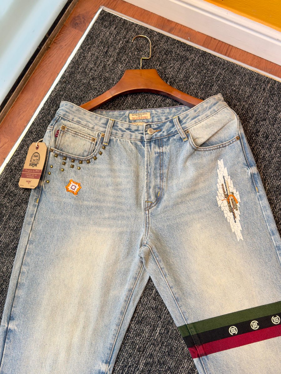 Dripcommunity00's tweet photo. Big boy jeans https://t.co/zN7BtIZtE6