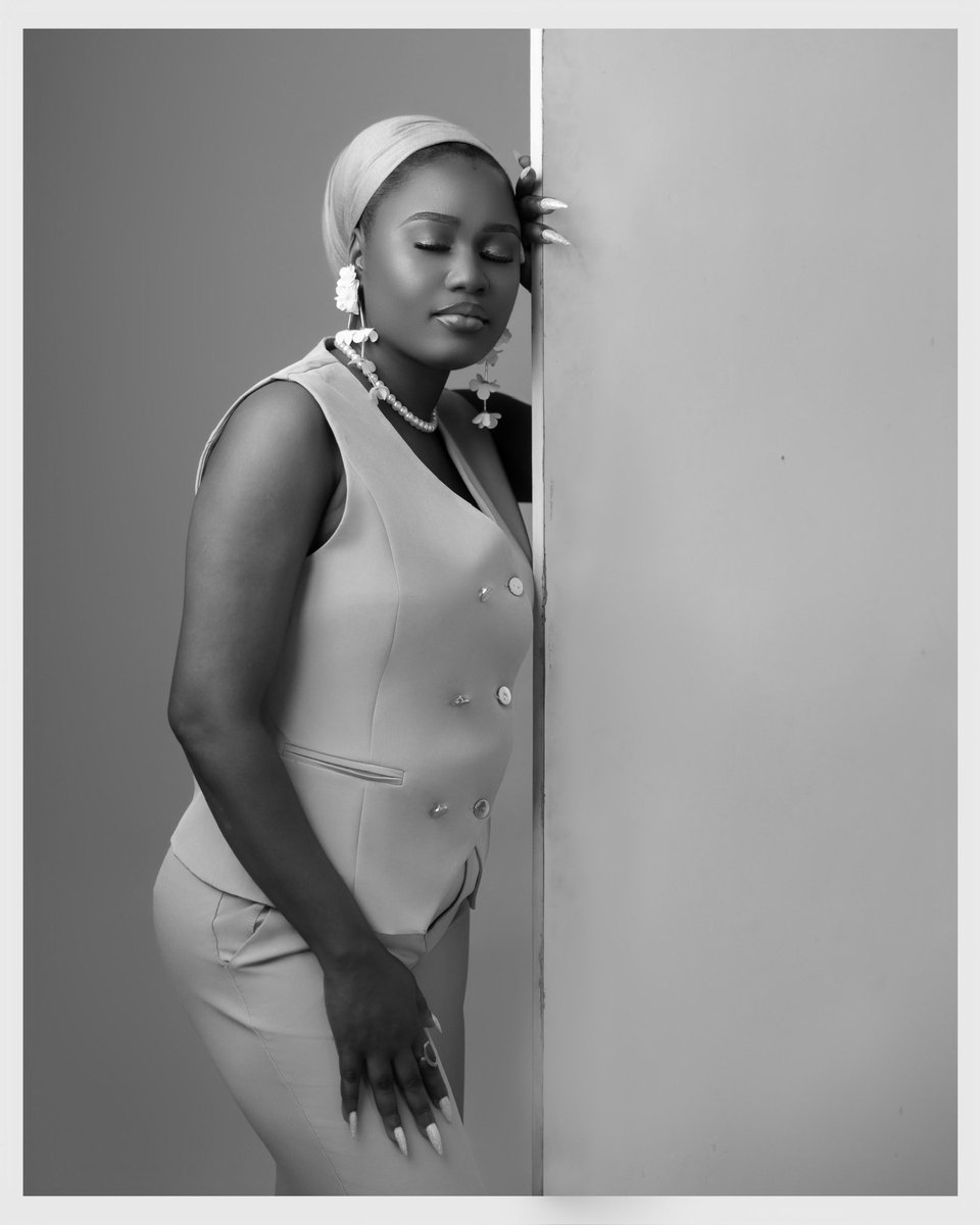 mide_west's tweet photo. B I R T H D A Y P O R T R A I T

PhotoG @olamide_west 

To book your photo session : DM, +2348185654361 email
Info@olamidewest.com  to inquire about your next appointment

#portrait#location#lagosphotographer #olamidewest https://t.co/3dHoW7Sk7i