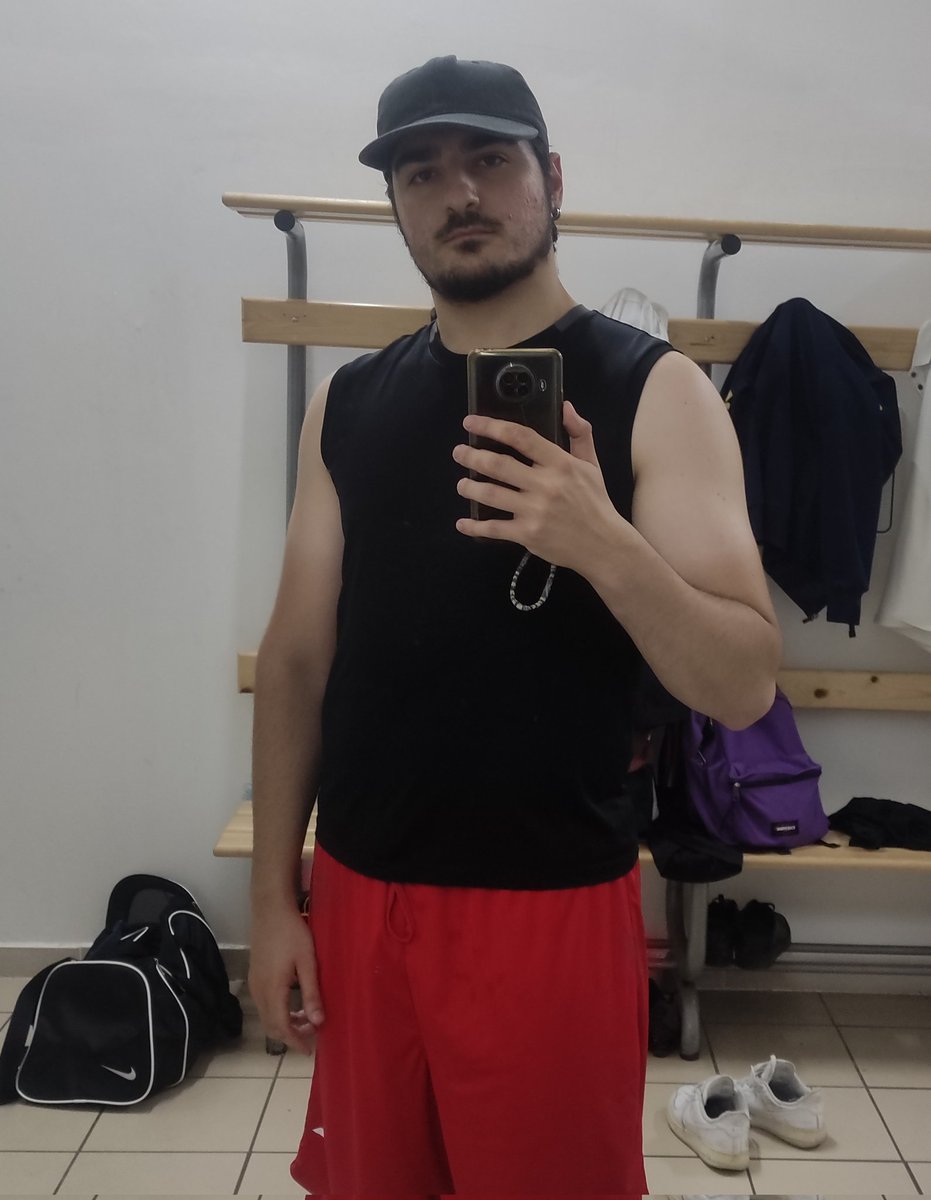 Lapp3rt_'s tweet photo. Anyway larp3rt here is finished with gym larping today https://t.co/qb19wK9In7