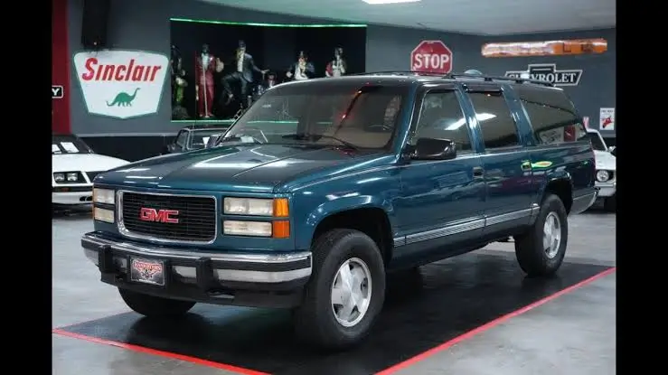 Notourcheese's tweet photo. @pipkinpippa GMT400 Suburban. https://t.co/keFWAYjP7l