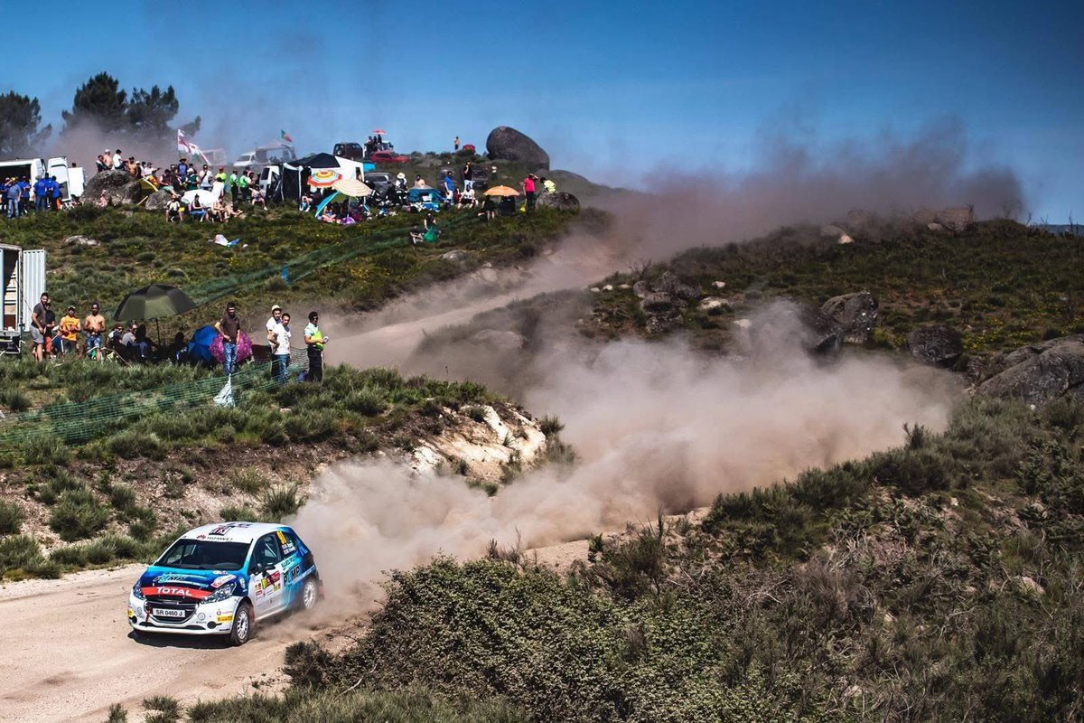MaxFreemanRally's tweet photo. On this day in 2019 at WRC Portugal 🇵🇹 there’s some atmosphere getting to send the Fafe jump infront of a big crowd. The Portuguese fans really do love their rallying. https://t.co/itVoGxAttb