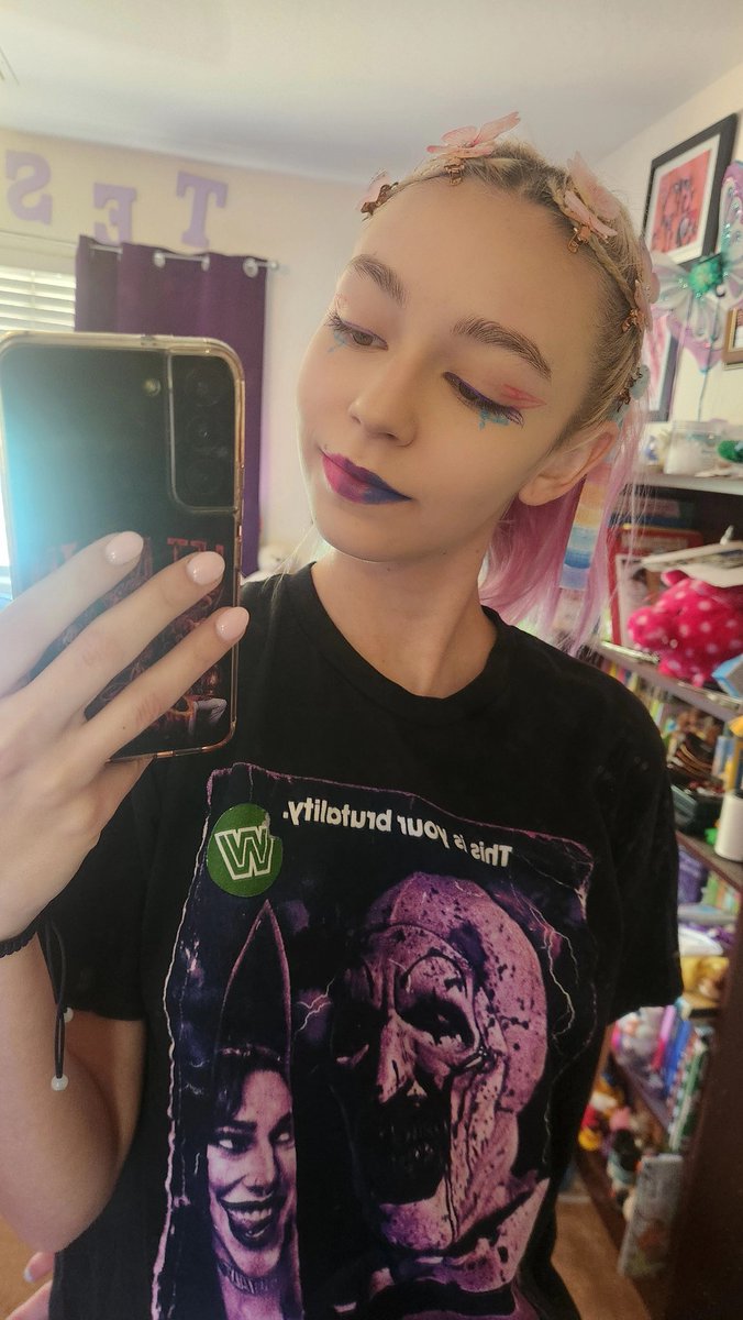 TessaBonez's tweet photo. Bisexual makeup for today 💕💜💙 https://t.co/WcGIsosMHP