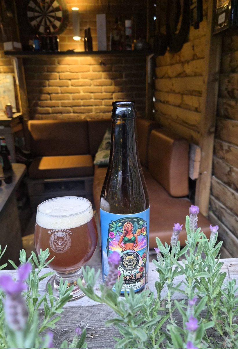 macwienus's tweet photo. @S0Lmay0r $KENDU because of the amazing real life initiatives and the great community. Plus we have beer. https://t.co/bSyDBhVVmL