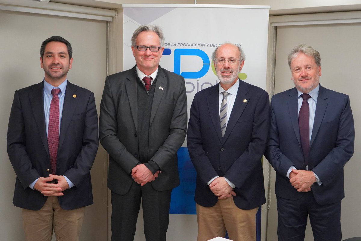 UKinChile's tweet photo. El embajador @DConcar se reunió con el presidente de @cpcbiobio, Álvaro Ananías durante su visita a #Concepción. En la reunión conversaron sobre el trabajo de la CPC Biobío y sobre cómo avanzar en la colaboración entre UK y la región en energía eólica marina y construcción naval. https://t.co/DiwTXpLpeR