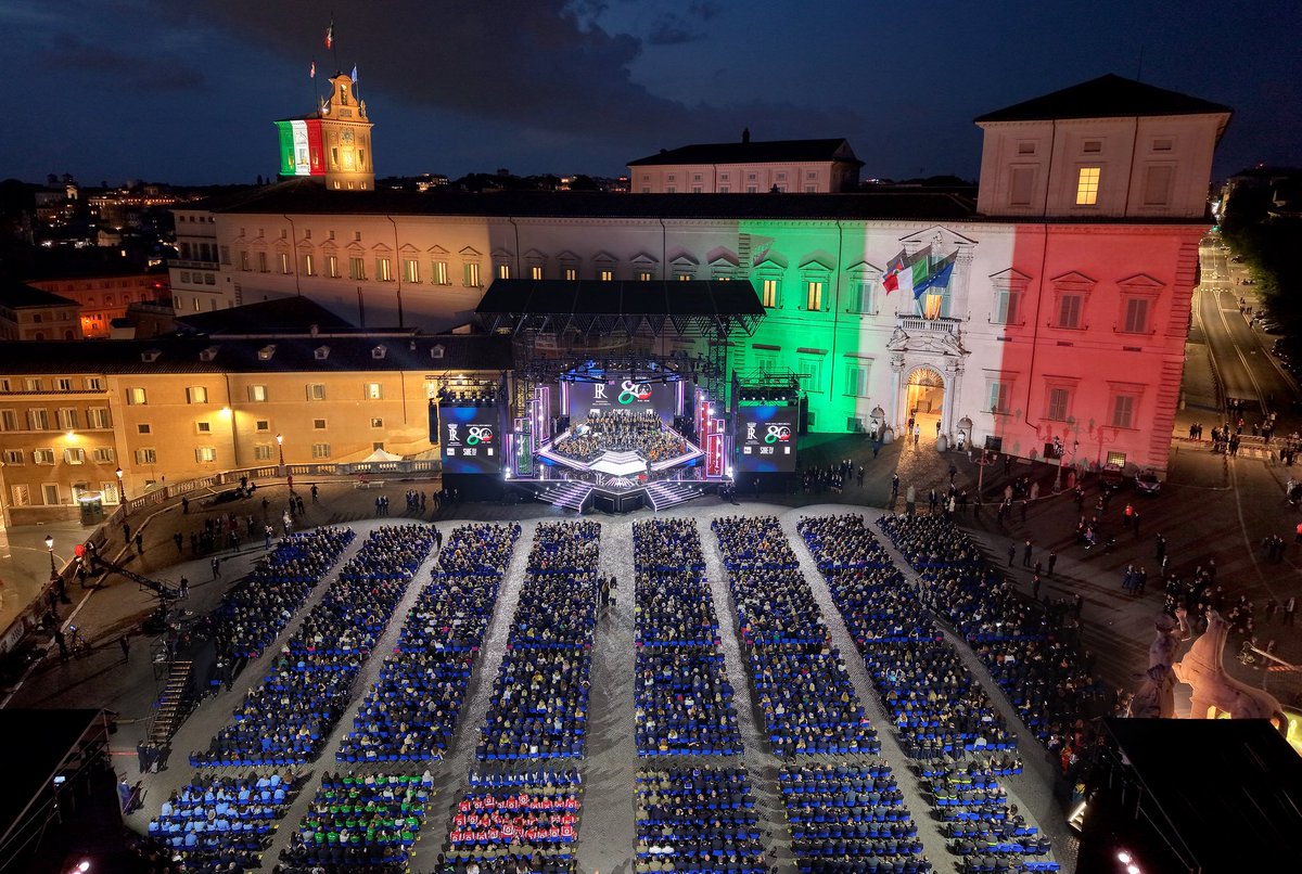 CriMiles's tweet photo. All’evento “I volti della Repubblica”, voluto dal Capo dello Stato per celebrare gli 80 anni della Repubblica Italiana, la Croce Rossa Italiana era rappresentata dal Presidente Nazionale, avv. Rosario M.G. Valastro e da una folta delegazione di volontari delle tre componenti. https://t.co/BeX66EGnjL