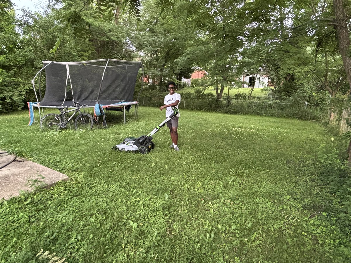 iamrodneysmith's tweet photo. Isaiah &amp; Nehemiah ( one brother out sick ) of Louisville, KY  who are taking part in our 50 yard challenge back in action with a new lawn . Nice work https://t.co/vY1kLtk4fE