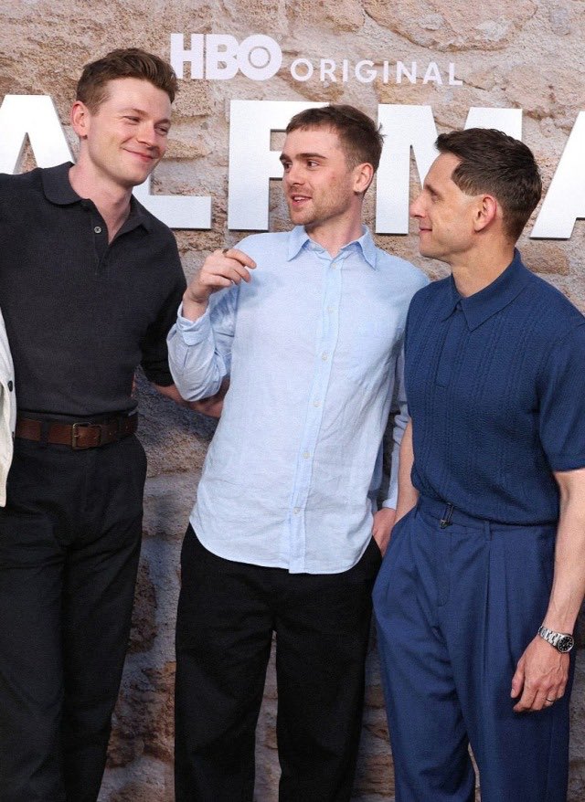 squrtyl4's tweet photo. why do jamie and stuart have secret subliminal chemistry https://t.co/VN7XRXsRHy