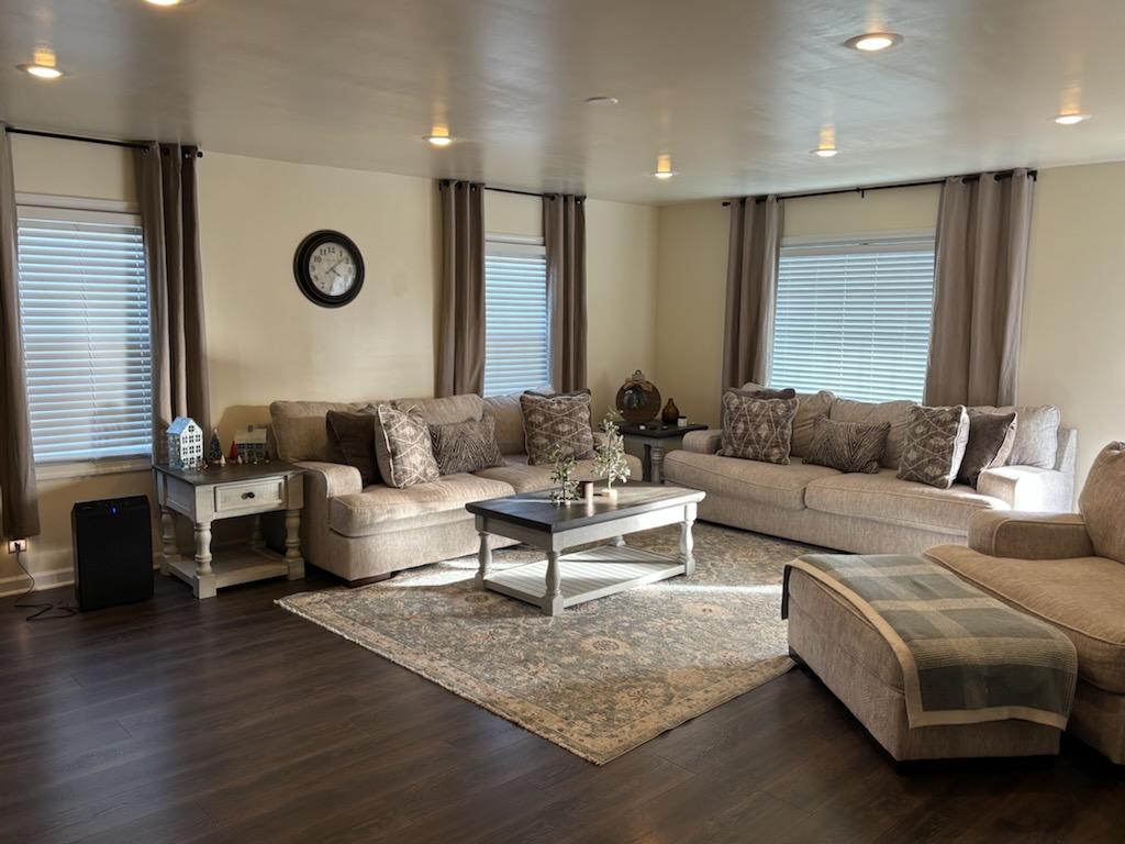 keyassoc's tweet photo. 💥STILL AVAILABLE 💥 This 4 BR Newburgh home comes in great condition with an extra lot. $294,000 Contact Rob Schulte 812-660-0322 or 812-649-9118. https://t.co/4MVqS1n6Lj