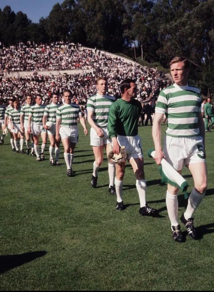 Martin_BELFast's tweet photo. @FTBLsection Now do it with 12 footballers from the same country every single player and coach lived within a 30-mile radius
Almost all of them grew up even closer—within just 10 miles of the stadium
The legendary Lisbon lions @CelticFC 
The first club to lift it from UK https://t.co/VbJQYv4ShZ