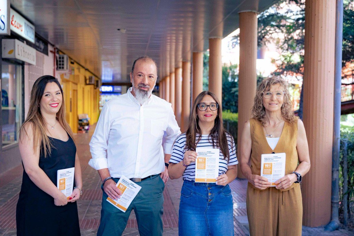 AidaCast's tweet photo. Proteger el comercio local es proteger el empleo, la vida de barrio y a nuestra ciudad.

Las nuevas ayudas al comercio para reforzar la seguridad ya están disponibles: https://t.co/vmbMrR3NGh
Prevención, proximidad y acompañamiento, claves de la estrategia municipal de seguridad. https://t.co/rKwyGuZaYt