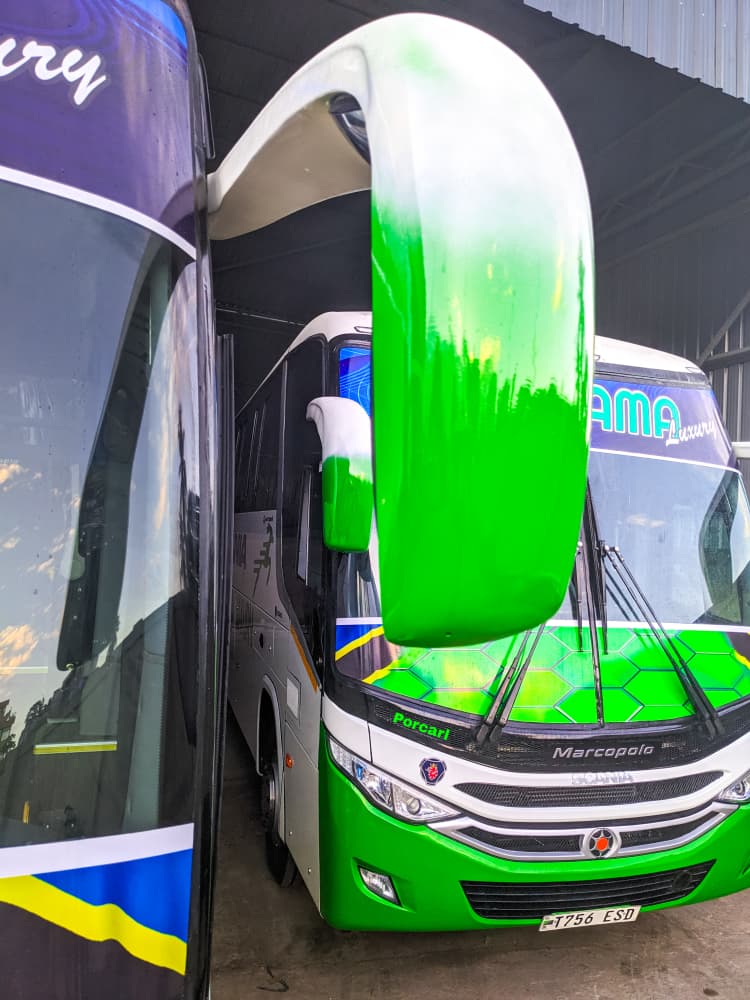BusWorldTZ's tweet photo. 🟧 From plate numbers T 835 EBR, T 836 EBR to T 752 ESD, T 756 ESD no doubt KATARAMA LUXURY has emerged with consistent bus growth that is leading with a fleet of Marcopolo G7 buses!

📸 @PorcarlP #TupoSafarini
#KataramaLuxury #busworldtanzania 🇹🇿 https://t.co/l8UbmkhKmv