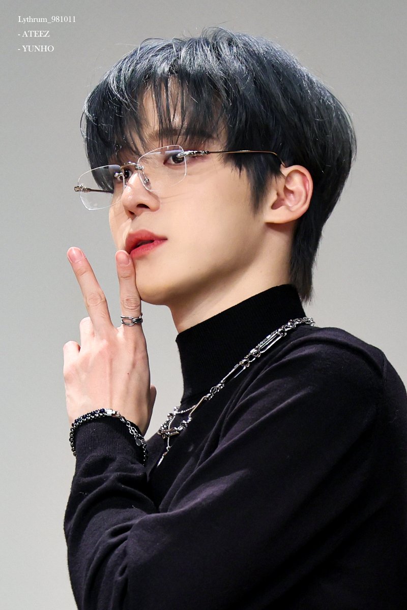 Lythrum_1011's tweet photo. 241124 🔥

Photo dump

#에이티즈 #ATEEZ 
#윤호 #YUNHO https://t.co/bM7oqgj0uP