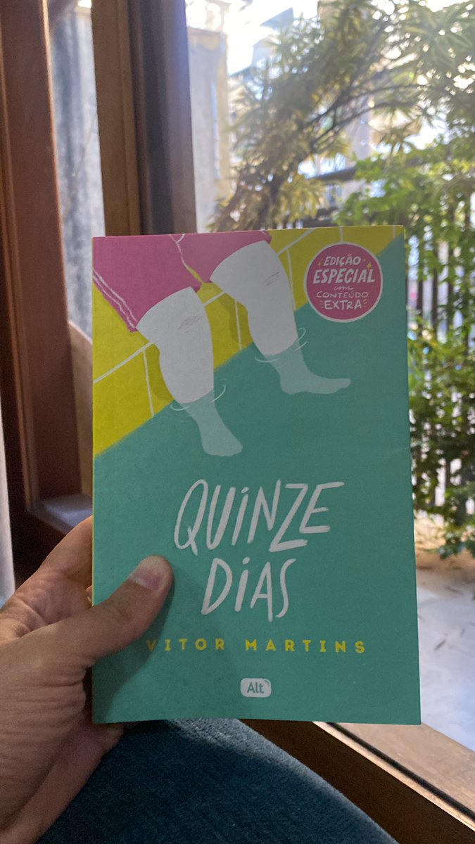 marcosalcapone's tweet photo. Mês do orgulho e lendo o livro que terá a estreia como filme! https://t.co/L2yupVUtXo