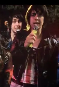 jakelinesanders's tweet photo. .@Casablancas_J @thestrokes #juliancasablancas #thestrokes ♒🌊🐯🍅💜😻
Aquarius insta bio in Jules style 
🌈"just the guy from the 11th dimension" https://t.co/wiitZPlwsy