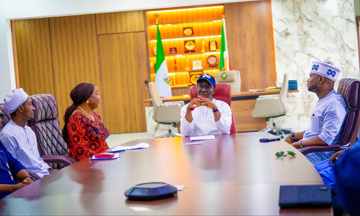 m_akpakomiza's tweet photo. Today, I received in courtesy the Provost of Edo State College of Education, Igueben, Dr. Victoria Okojie, alongside the management of the institution at Government House, Benin City.

I commend Dr. Okojie for the remarkable progress and renewed direction the institution has witnessed within just five months of her appointment. Her dedication and professionalism are helping to reposition the college for growth and excellence.

The increase of the institution’s monthly subvention from N19 million to N100 million reflects our administration’s strong commitment to ensuring that education in Edo State receives the attention, investment, and support it deserves. We will continue to prioritize quality learning, improved infrastructure, staff welfare, and a better future for Edo students.

A New Edo Has Risen.

#PracticalGovernance #ANewEdoHasRisen
#SHINEagenda