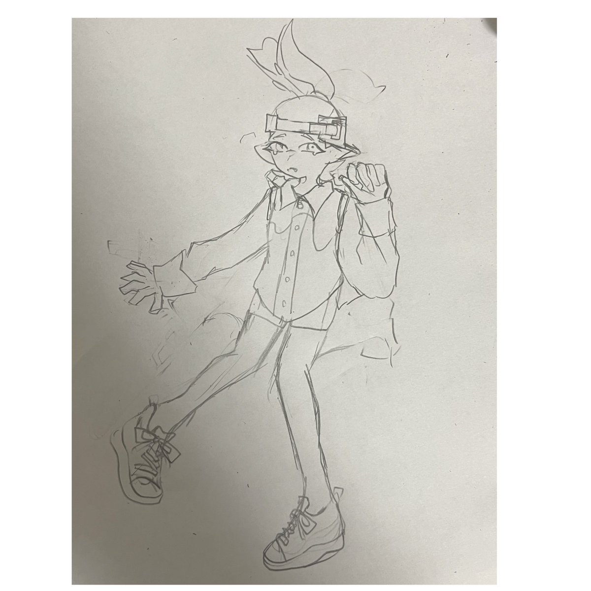 xt_rum's tweet photo. 武器描きたかったけど足消したくなくてこのまま線画行きに、、 https://t.co/B4PY624A89