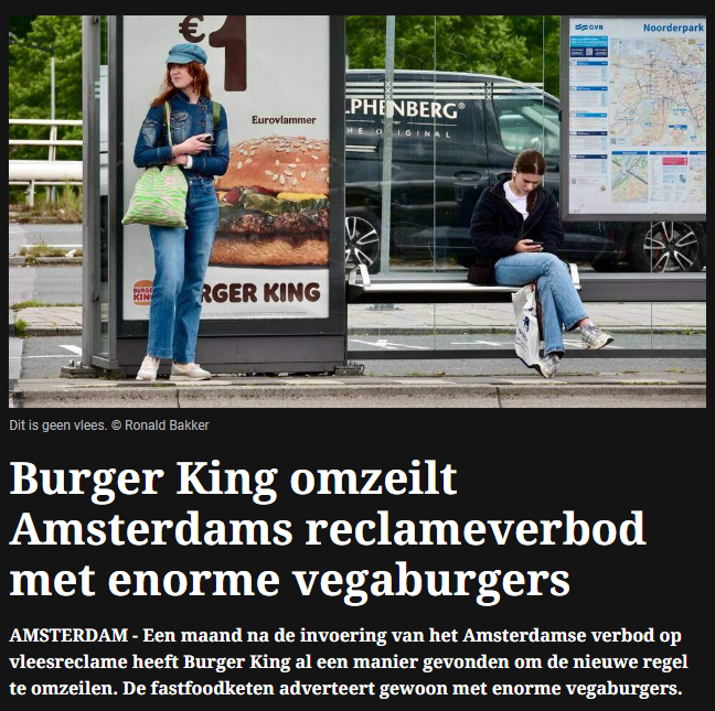seven__'s tweet photo. Lol, uitgerekend de PvdD, die het eerst wel best vond dat supermarktklanten vegaburgers met in kleinere contrastarme letters het woord vega of plantaardig verwarden voor de echte, klaagt, maar nu posters met vegaburgers worden gezien als echte hamburgers is de Stopera te klein. https://t.co/Oo9ZXFtSUp