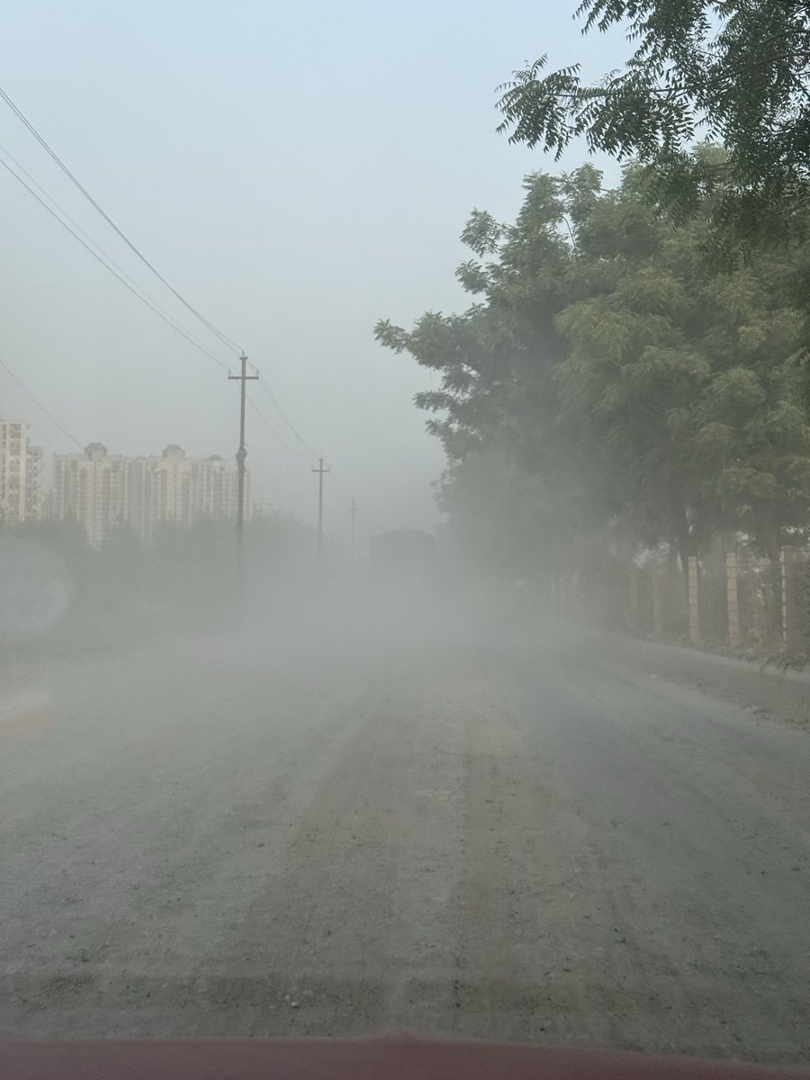 VIGILINDIAN1's tweet photo. @OfficialGNIDA @CPCB_OFFICIAL @PMOIndia @cmogbnr @CAQM_Official Rise ATS chowk to Arihant Ambar road. Date-3rd June evening 6PM condition. https://t.co/CYxOUvfUpx
