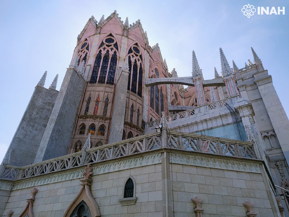 INAHmx's tweet photo. La silueta del Templo Expiatorio Diocesano del Sagrado Corazón de Jesús sobresale en el paisaje de León, Guanajuato, como uno de los principales exponentes de la arquitectura neogótica en México.

Conoce más en la #FotoDelDía: https://t.co/ZMQjmJCtQu

📸 Gabriela Berumen, #INAH. https://t.co/9SfE9UYLa4