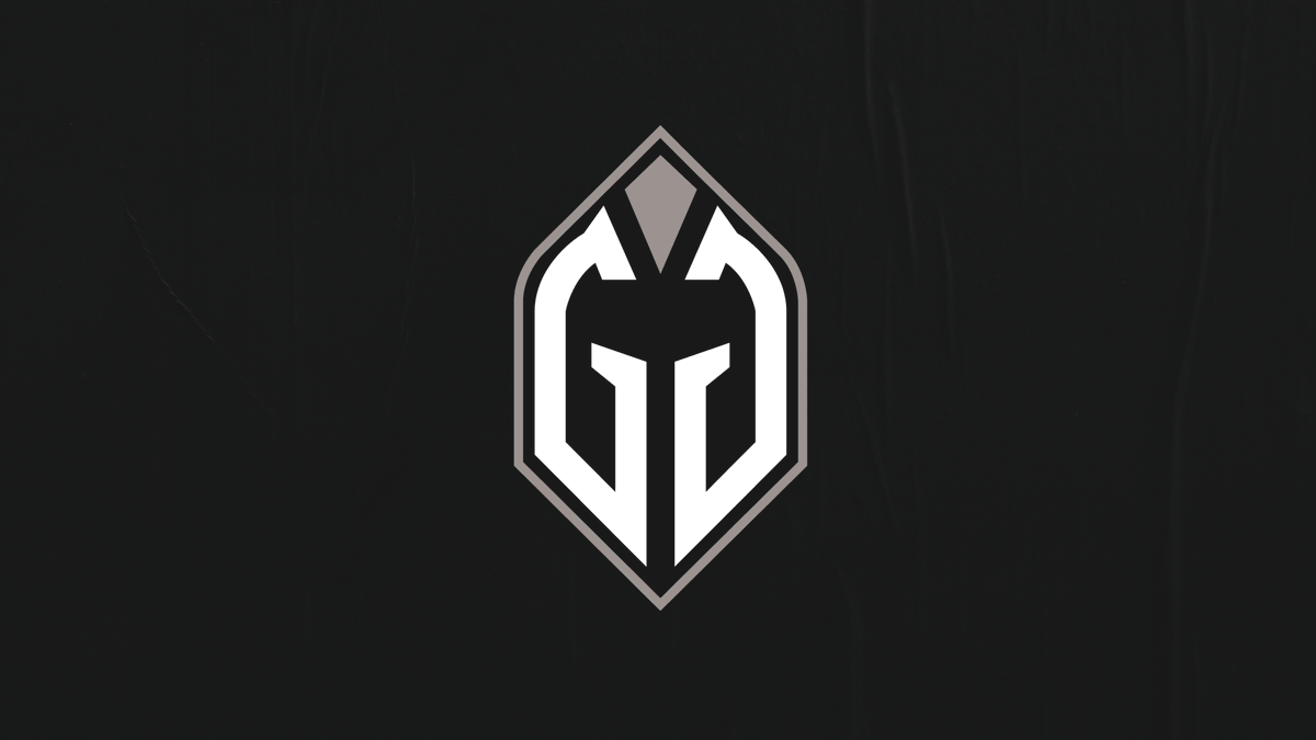 SeteSoares's tweet photo. É uma pena que o time da Gaimin Gladiators esteja saindo 0-3 do major, ainda mais da forma que foi. 
Pelos nomes que tem, no papel, era pra ser um time muito mais competitivo do que vimos, mesmo com o Fer de complete. Esperar pra ver o que o futuro guarda.

Fer vai sair, ja deixou bem claro.
Tenho uma info que o nekiz está muito próximo de sair também, e tive mais uma confirmação disse ontem com outra pessoa.
Será que a org vai continuar com o projeto? O core de luken, hen1 e Jota ainda é muito bom se jogarem o que sabem.

Fazer o que, acontece...
