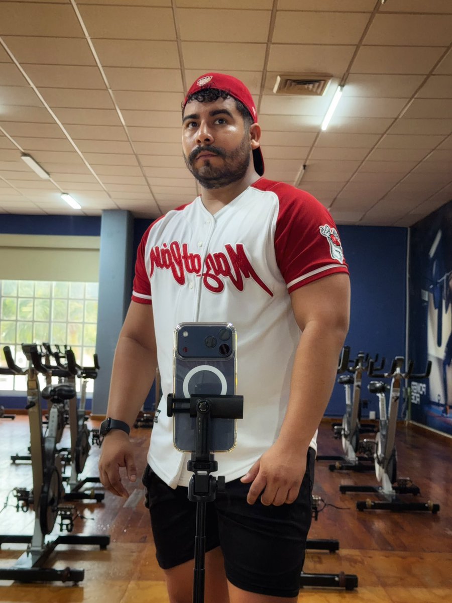 julio0nn's tweet photo. Por qué será que a las locas yo les encanto 😅 https://t.co/Sz8OXF7ULk