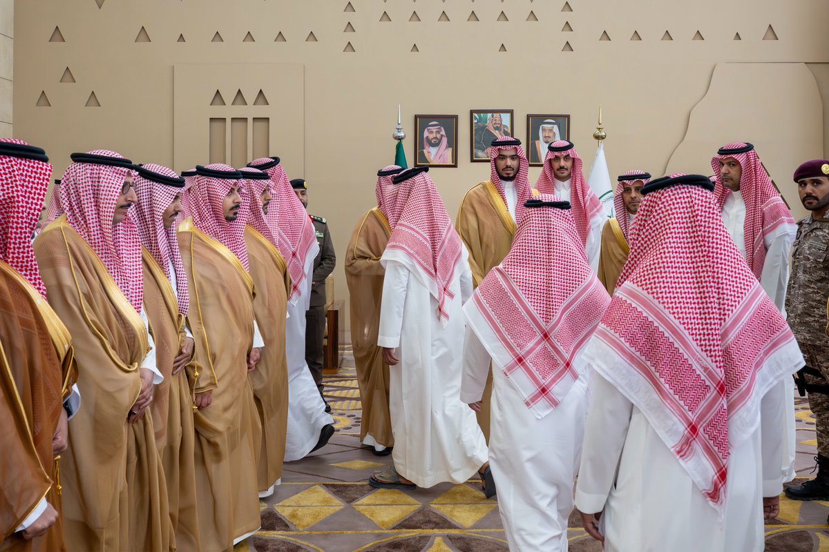 alsaud1ksa's tweet photo. استقبل صاحب السمو الملكي الأمير 
راكان بن سلمان بن عبدالعزيز  آل سعود
محافظ الدرعية وكيل المحافظة وموظفيها 
الذين قدَّموا التهنئة لسموه بمناسبة 
عيد الأضحى. وأعرب سموه عن شكره 
وهنأ الجميع بهذه المناسبة، ك
متمنيًا لهم التوفيق والسداد. https://t.co/gV4EHB3uGu