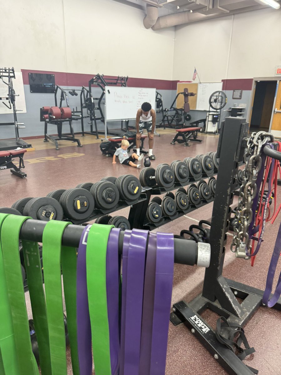 TXCoachBrown's tweet photo. Mom is getting her school ready for next school year, and dad is working summer camps. So the boys get to tag along with me, but can’t do everything the big kids do. But when players jump at the chance to take the little guy under their wing, it speaks volumes about our culture! https://t.co/2YcRzPxQLJ