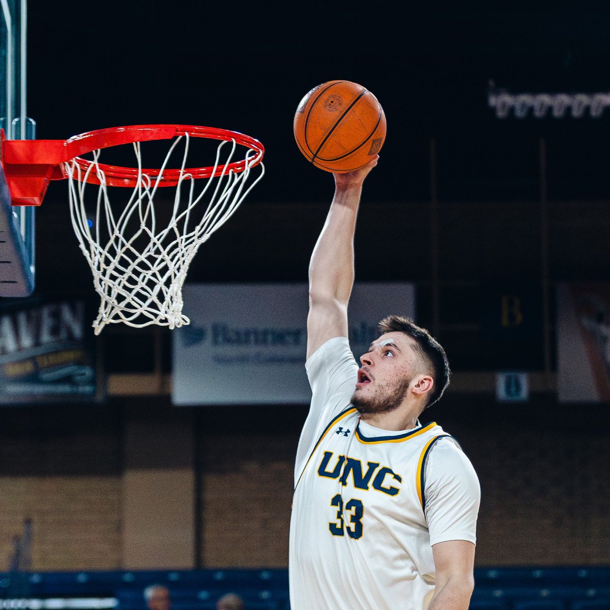 UNC_BearsMBB's tweet photo. Happy Birthday to our guy Egan! 🥳 https://t.co/mEnCMojZLv
