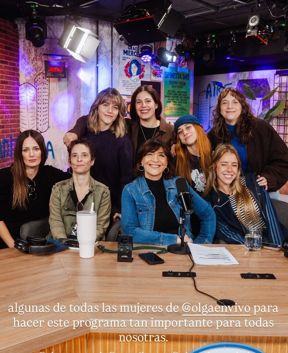 joselyn_______'s tweet photo. Las mujeres delante y detrás del #NiUnaMenosXOlga se juntaron a hablar, escuchar, informar y acompañar 💜 https://t.co/RaMNej5Zsg