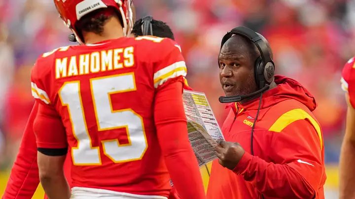 theonlydyl_'s tweet photo. Patrick Mahomes said the first meeting he had with Eric Bieniemy had him ready to run through a brick wall. 

EB IS A DIFFERENCE MAKER. https://t.co/t5486WZF88