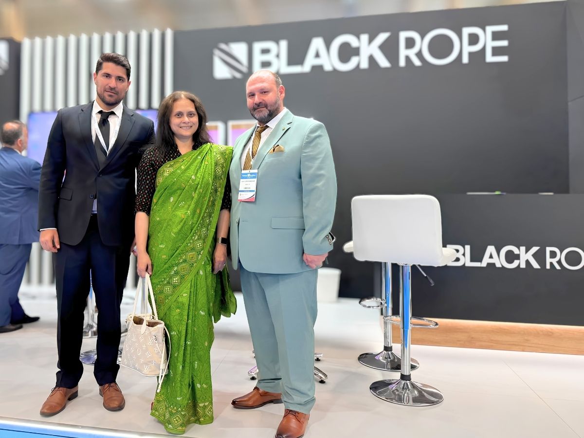 BlackRopegr's tweet photo. #BlackRope wrapped up a highly successful Day 3 at #Posidonia2026, highlighted by the deeply honoring visit of Her Excellency, Mrs. 𝗡𝗮𝗵𝗶𝗱𝗮 𝗥𝗮𝗵𝗺𝗮𝗻 𝗦𝗵𝘂𝗺𝗼𝗻𝗮, 𝗔𝗺𝗯𝗮𝘀𝘀𝗮𝗱𝗼𝗿 𝗼𝗳 𝗕𝗮𝗻𝗴𝗹𝗮𝗱𝗲𝘀𝗵 𝘁𝗼 𝗚𝗿𝗲𝗲𝗰𝗲, to our booth. 🇧🇩 🔱 https://t.co/xCARc9zEmE