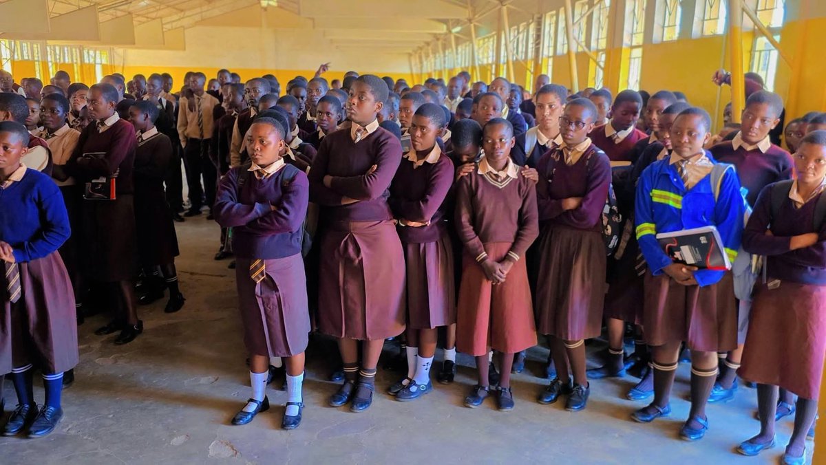 ZANEC_Official's tweet photo. 📌 The programme reached a total of 1,373 Grade 11 and Grade 12 learners across Chibolya Secondary School (450 learners), Chisokone Secondary School (156 learners), and Samfya Secondary School (767 learners). Learners received information on student loans &amp; scholarships. https://t.co/xF0XpnRx1Y
