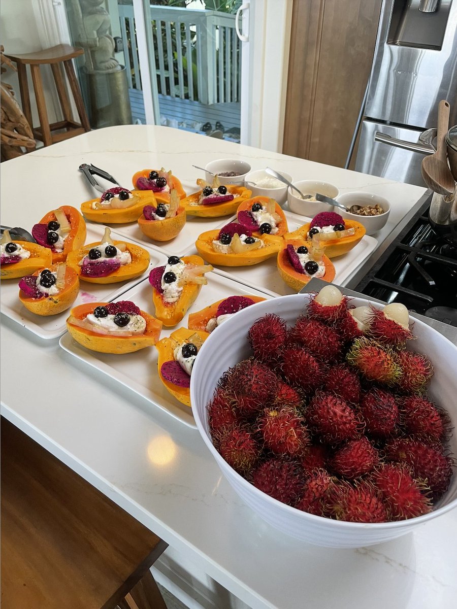 TheracelLab's tweet photo. This breakfast with friends is pure perfection.
Fresh Hawaiian fruit, raw honey, cheese, and laughs.
I’m pretty sure if people ate breakfast like this every day, we would have eliminated most metabolic disease on Earth by now https://t.co/AesetlhFCS