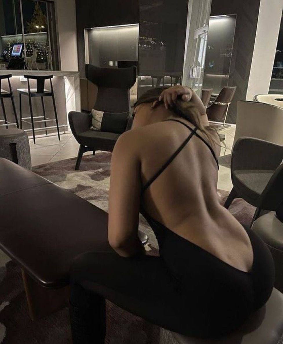 darw1nsz's tweet photo. Puedes saber qué tan bueno es un tipo en la cama por el primer lugar que toca. s*x 😈

Promedio  
・Tetas 
・Qk
・Culo 

🔥Intenta ir directo al acto principal. https://t.co/jAkjRjUnwP