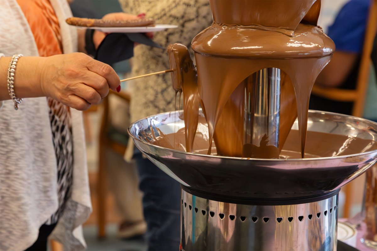 CTTCatering's tweet photo. Did you know we now include a Chocolate Fountain in our Dessert offerings!? Visit https://t.co/xgr9h5NhqU to learn more about our other Dessert options ✨
.
.
.
.
#coppertopcatering #cnycatering #cateringservice #chocolatefountain #dessert https://t.co/UNwPwMUAsS