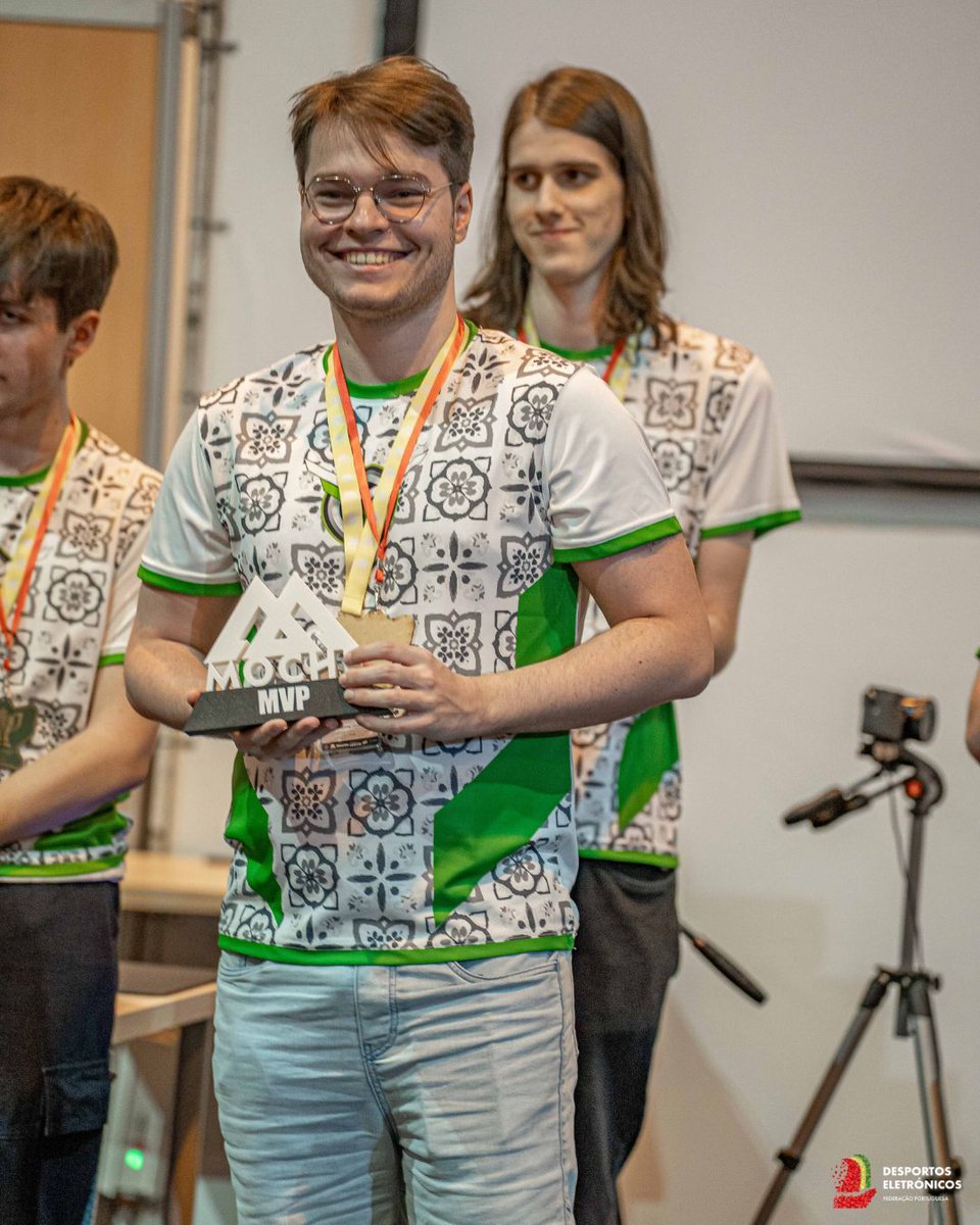fpdeoficial's tweet photo. 🏅 Agora é a vez da modalidade Mobile Legends: Bang Bang 2026, o MVP @moche é de
TT : Hakuryu ( @TxTgamingTxT )
@moche
@HisenseIntl Portugal
@lenovoportugal
.PT
@guessthechoice
@playnekogame
#imaginary_compass
@CMFundao
#FPDE #Esports #EsportsPortugal #VisãoEsports2030 #MaisqueumjogoSomosDesporto #RoadToFundão #TaçadePortugalEsports2026 #TaçadePortugalEsports2026 #TDP2026 #TDPEsports2026 #TaçadePortugal #TaçadePortugal2026 #GamingPortugal #Competição #Gaming #videojogos #Taça #Portugal #BeiraBaixa #Fundão #MobileLegendsBangBang #MLBB #MLBBPT #MLBBPortugal #MobileLegendsBangBangPT #MobileLegendsBangBangPortugal #MobileLegends #MobileLegendsPT #MobileLegendsPortugal