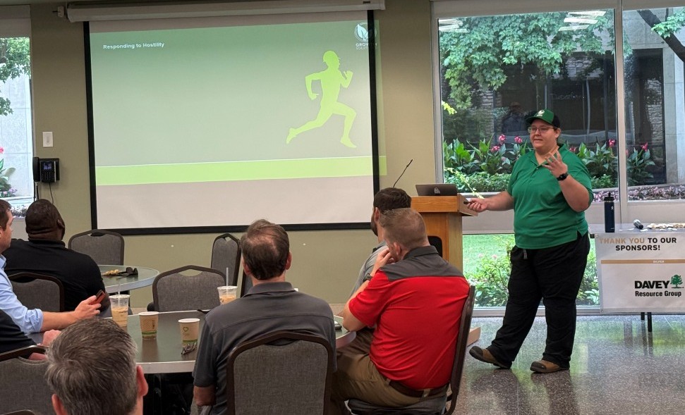 ArboristUtility's tweet photo. 🌳 Join the Utility Arborist Association (UAA)! Connect with UVM professionals dedicated to safety, sustainability &amp; reliable energy. Train, get certified, network, and gain industry-leading insights. Sign up today! https://t.co/qEBRluxDXX
#UAA #Membership #CareerGrowth https://t.co/jmZ1sXBa70