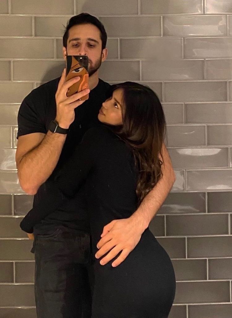Diorgirlx's tweet photo. the height difference i deserve https://t.co/cmeIaPCxFP