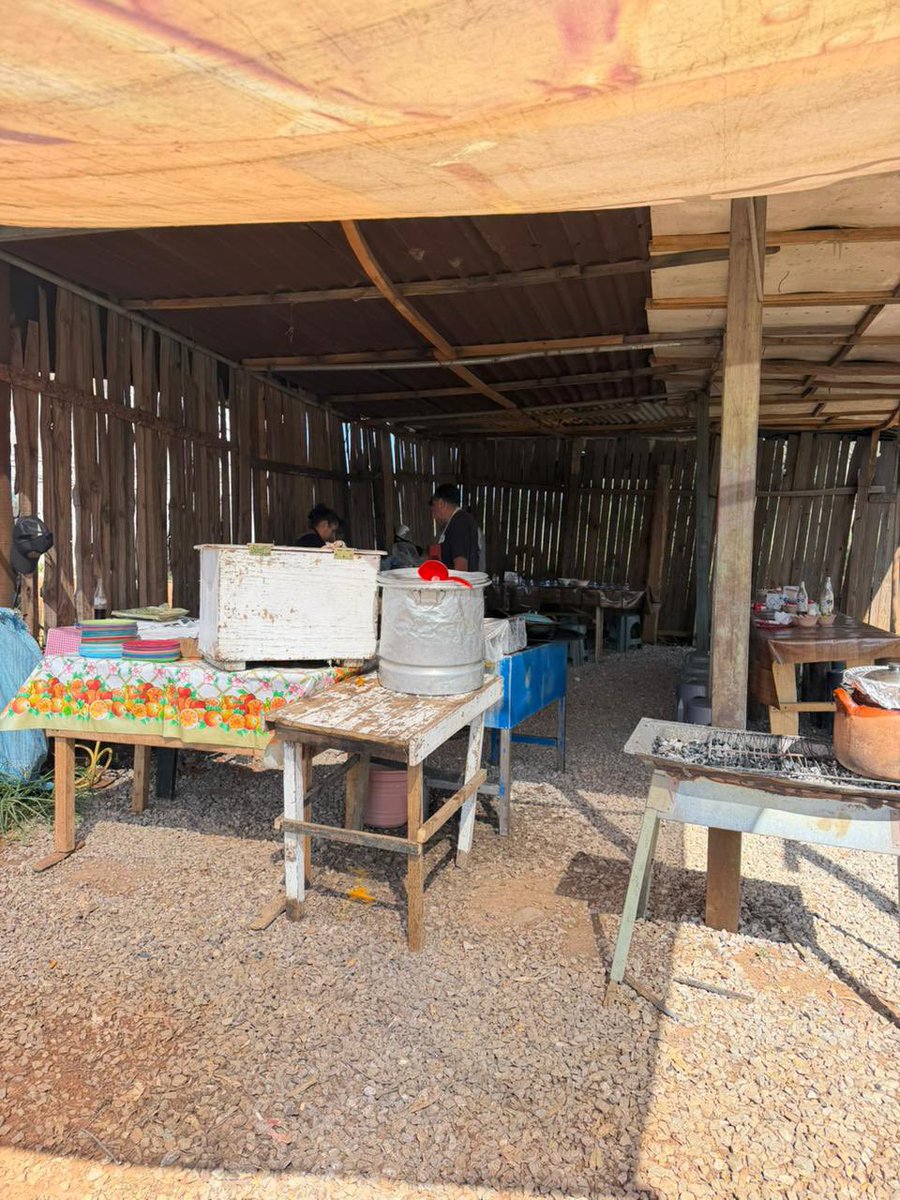 CLopez_Imm's tweet photo. Tuve la oportunidad de disfrutar una deliciosa barbacoa en El Rastri, junto con mi amigo Francisco Javier, un excelente lugar ubicado en el crucero de Doxhicho, Jilotepec. Les recomiendo visitarlo y apoyar a los negocios locales que, con su trabajo y calidad, ponen en alto a nuestra región. 

#CarlosLópezIMM #DiputadoJilotepec #TuVozIMMporta