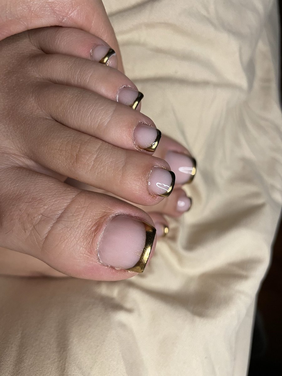 canadian feet 🇨🇦 👣 tweet media