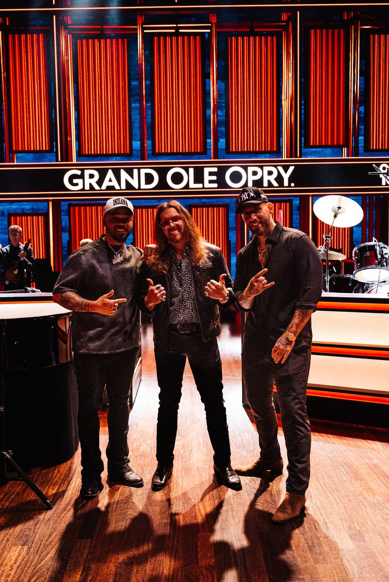 TravisBoltMusic's tweet photo. How many folks get to say they kicked off their #CMAFest by makin' their @Opry debut. So thankful for the opportunity and can't wait to see all of you out on the streets of Nashvile this weekend! https://t.co/hImygVy5p2