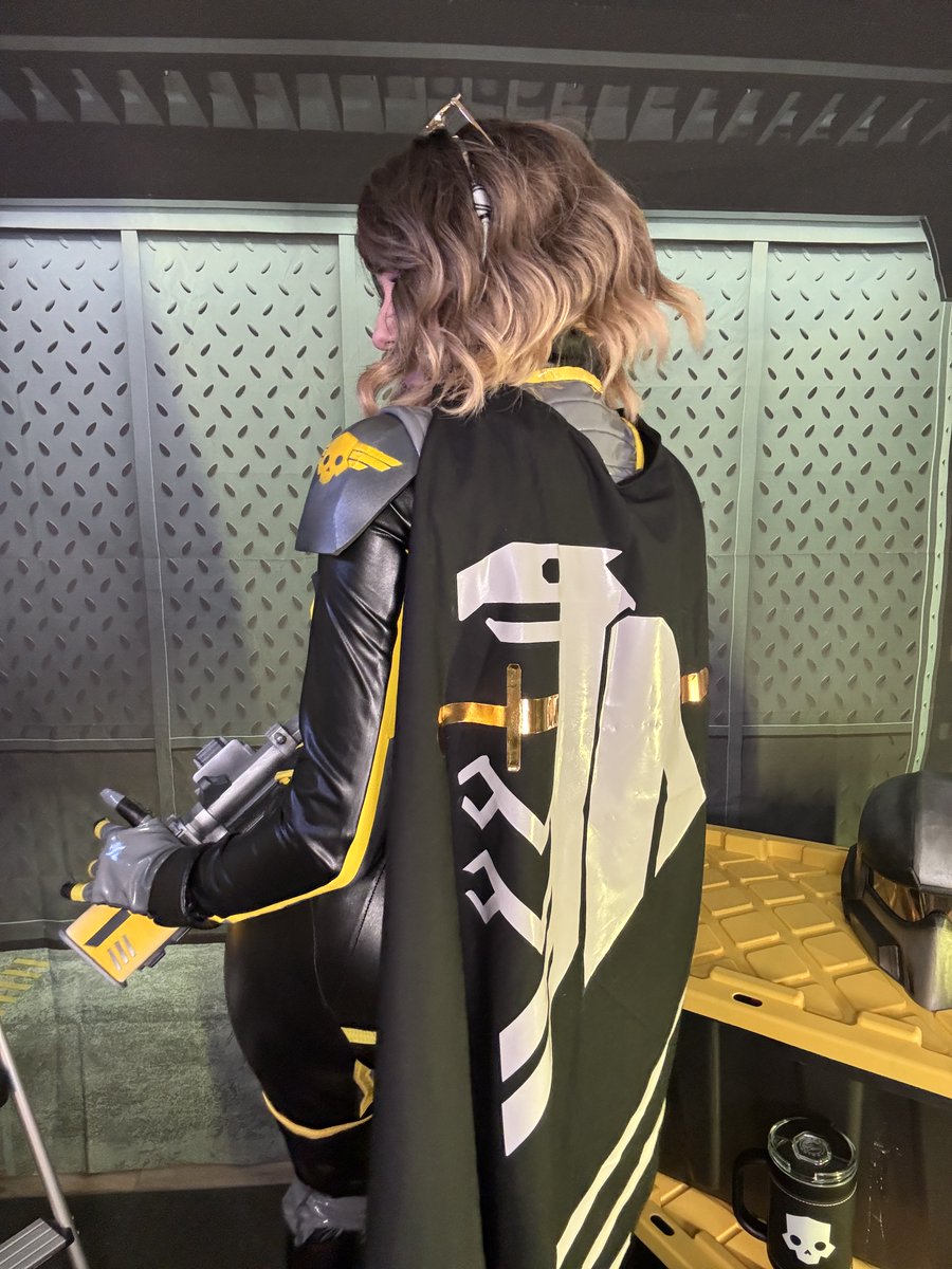 MangolooCosplay's tweet photo. I love my Helldivers cape 😊 https://t.co/nqK0JGq4XM