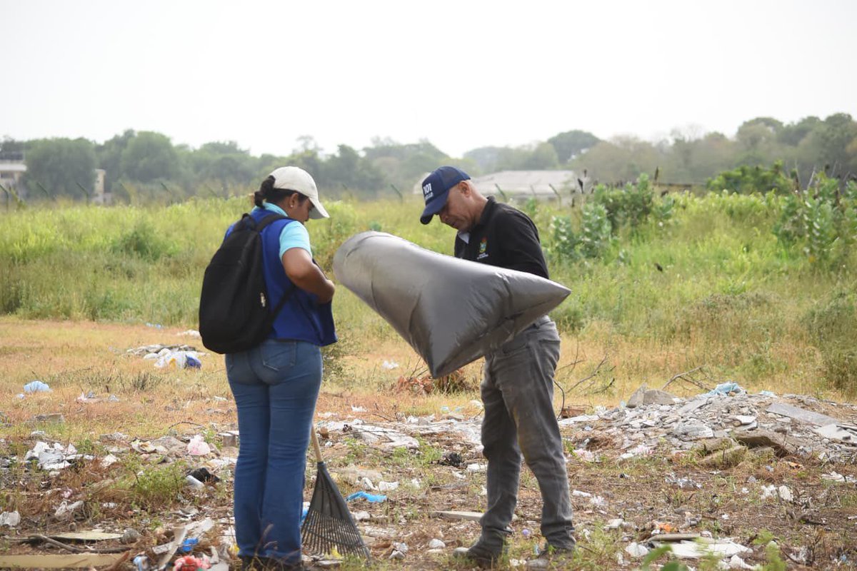 AlcaldiaVpar's tweet photo. Más que una jornada de mantenimiento, cada intervención representa una apuesta por la recuperación de espacios útiles para las comunidades. Esta vez, el Escuadrón de Limpieza y Embellecimiento llegó al parque La Primavera, en el barrio Panamá. https://t.co/apu6lBxqF2